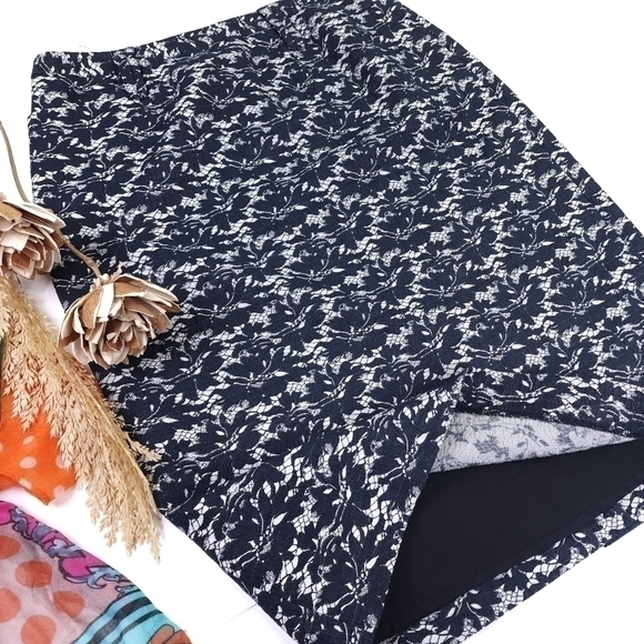 Tyler Böe Charcoal Patterned Skirt Sz 6 - Picture 12 of 12